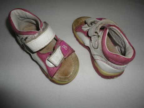 Hezké dívčí sandálky vel. 19, 19