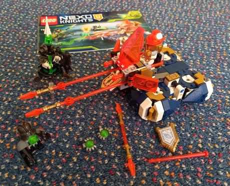 Lego nexo knights 72001 - lance's hover jouster.,