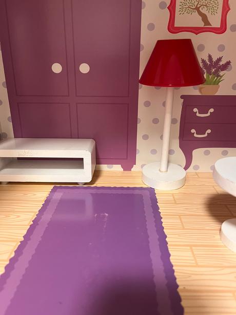 Dřevěný domeček pro panenky, 