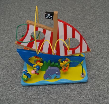 Motorická provlékačka loď,