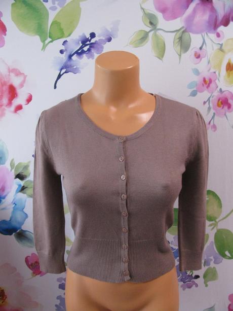 Propínací dámský svetřík s 3/4 rukávem, 32