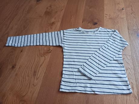 Triko reserved č.146, reserved,146