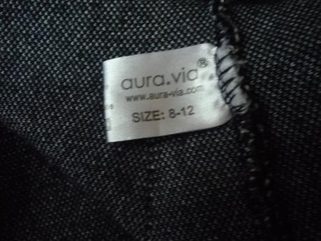 Teplejší tmavě modrá sukně, 134