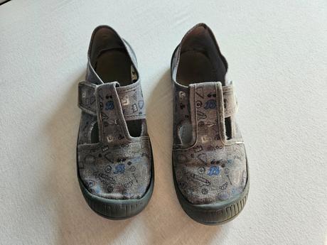 I161	chlapecké papuče baťa vel. 34, baťa,34