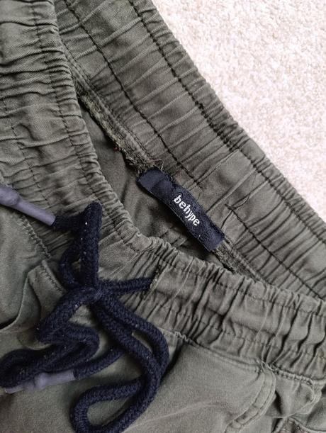 Khaki jogger pláťáky/kapsáče vel. 164/170, 164