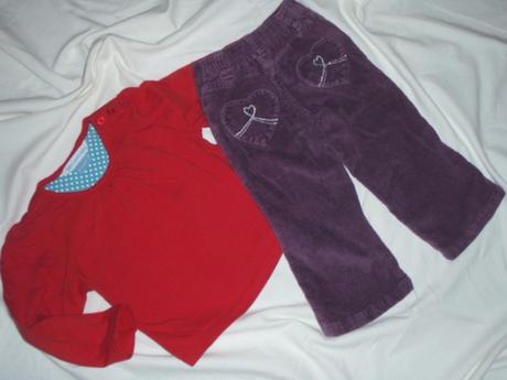 Červené tričko a fialkové manžestráky, john lewis,80