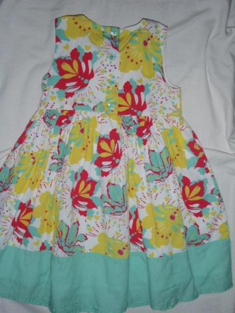 Krásné nepřehlédnutelné květované šaty, bows & arrows,92