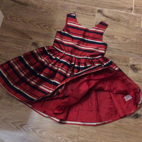 Slavnostní/vánoční šaty s bohatou sukní, matalan,128