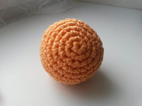 Háčkovaný míček 6,5 cm,