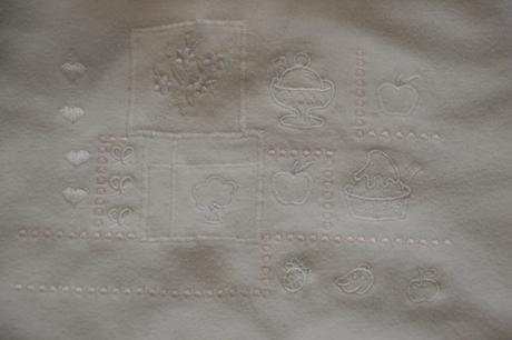 Smetanová mikina s výšivkou 74/80, 74