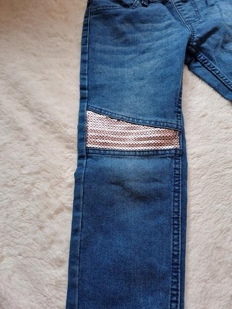 Džeginy vel. 134 jako nové, 134