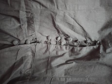 Pozdrove šaty s vyšíváním a rozparkem na zadech, zara,m