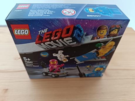 Lego příběh 2 70841 bennyho vesmírná skupina,