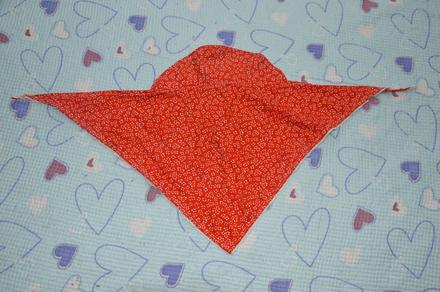 98 104 110 116 122 128 červený šátek s kšiltem, 110