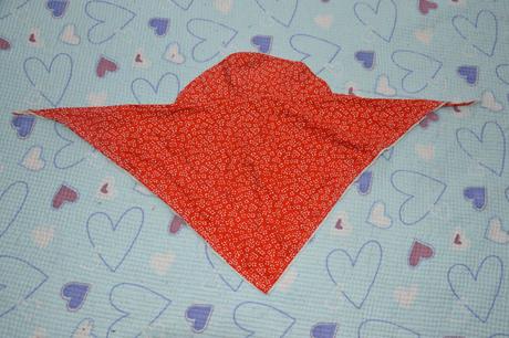 98 104 110 116 122 128 červený šátek s kšiltem, 110