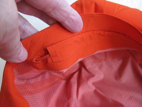 Dámská každodenní nepromokavá větrovka s kapucí, l