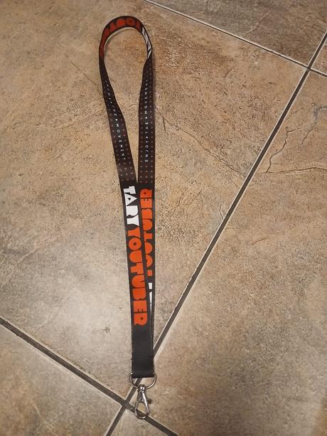 Klíčenka/šňůrka tary youtuber, nová, 