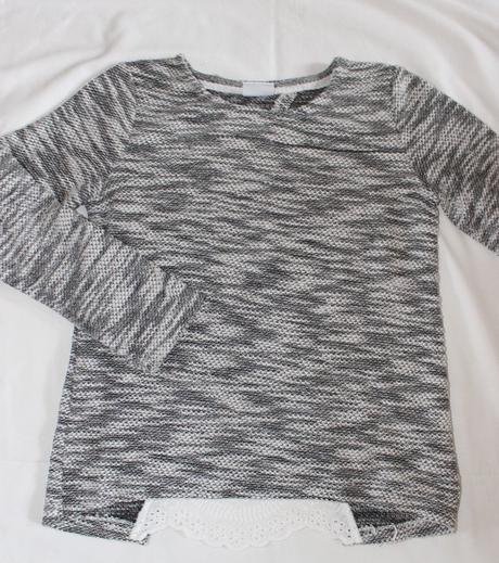 Op663. tenký melírovaný svetřík s krajkou 6-7 let, f&f,122