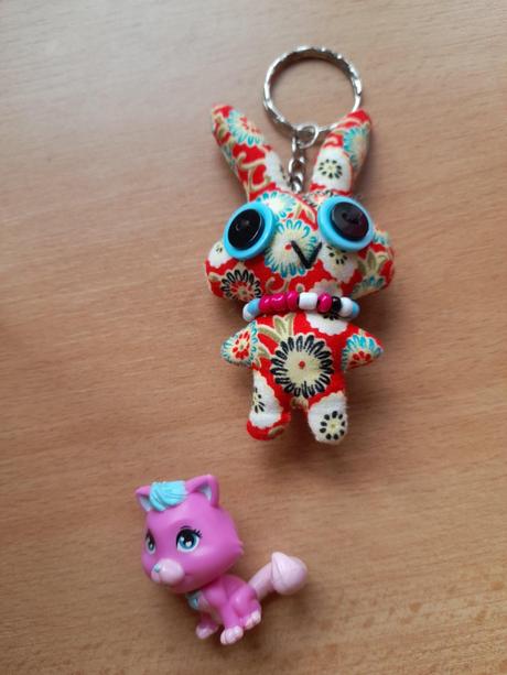 Malé hračky zajíc a kočka, 