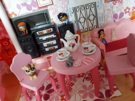 Dřevěný domeček pro panenky s vybavením - v.116cm, 