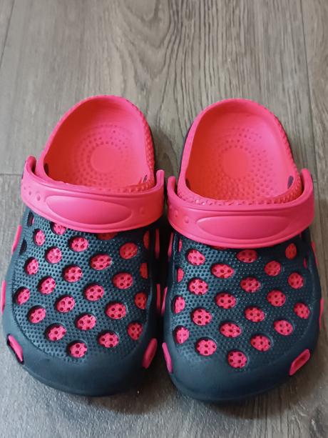 1x dívčí bačkorky fare, 1x crocsy, vel.27, fare,27