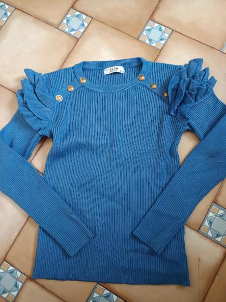 Dívčí svetr - vel. 12, 146