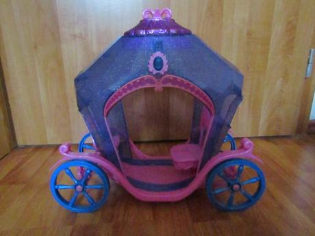 Plastový kočár pro princezny- panenky,