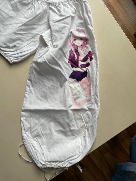 Crop top anime merch, vel s do xs, shein, s