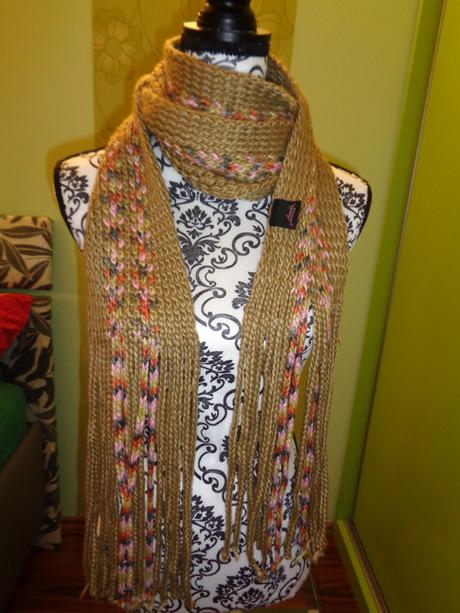 Nádherná olivově zelená lesklá šála -dlouhé třásně,