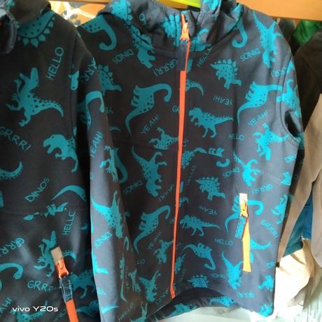 2 softshellové bundy s dinosaury, 122