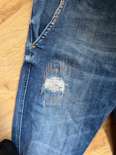 Dřené, trhané džíny, rifle, zara,36