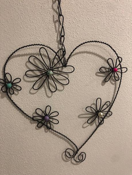 Drátěné srdíčko s kytičky, 