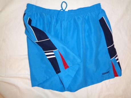 Krásné tyrkysovomodré sportovní šortky nebo plavky, xl