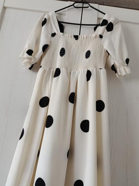 Šaty s puntíky, l