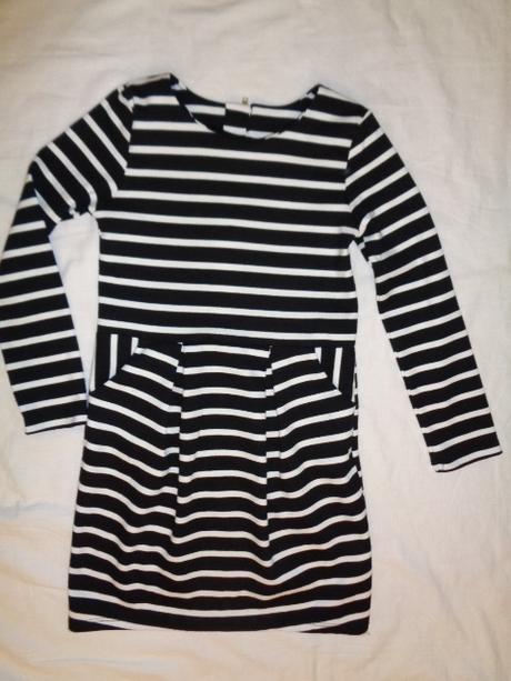 Krásné černobílé pruhované šaty - silnější 6-8 let, h&m,122