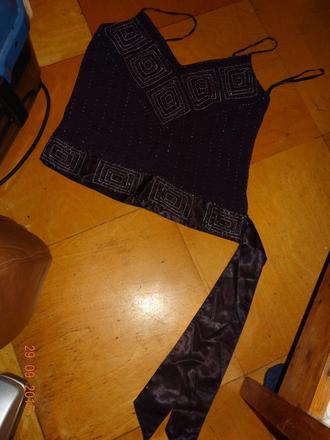 Slavnostní tílko, 158