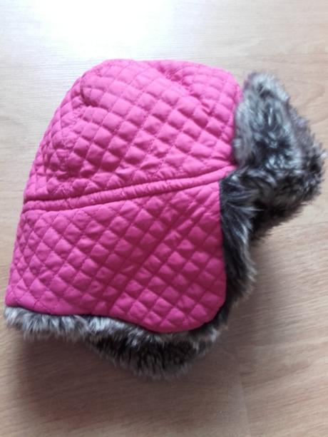 Teplá prešívaná ušianka s kožušinkou, 6-10 r., f&f,128