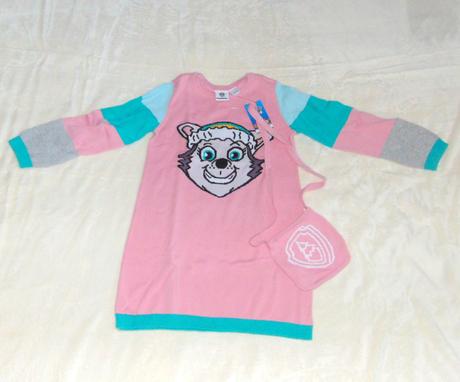 Delší svetřík s kabelkou, 110