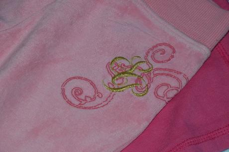 Růžové plyšové tepláky s motýlky a kamínky, 116