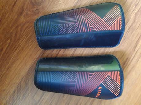 Chránič na holeně fotbal,