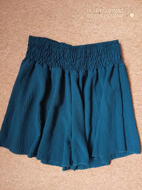 Šortky jako sukně zn."prodotto" vel."140", 140