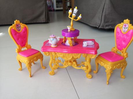 Prislusenstvi ke kraska a zvire., 