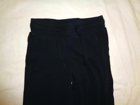 Tmavě šedé slabší tepláky, 128