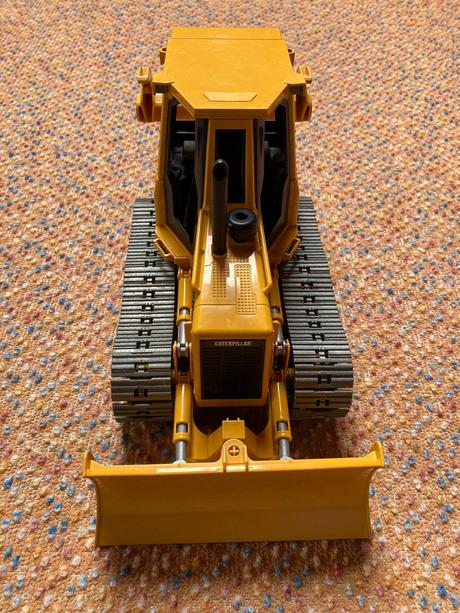Buldozer zn. cat, 