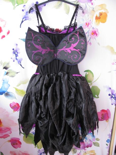 Kostým-upírka, anděl s křídly halloween v.140-146,