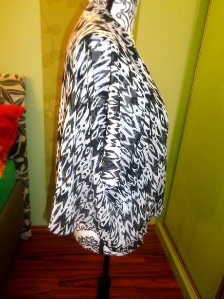 Luxusní černobílý přehoz na plavky, h&m,m