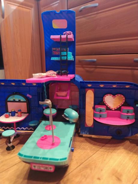 Karavan pro panenky lol surprise omg, 