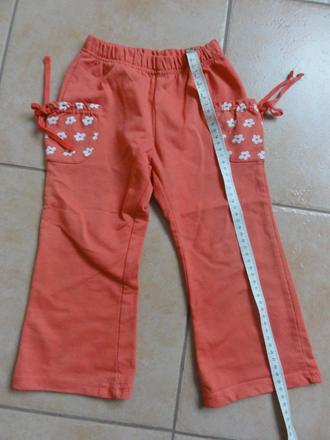 Lososové tepláky, 92