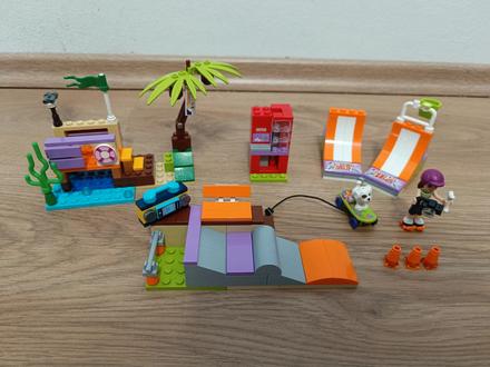 Lego friends 41099 skatepark v městečku heartlake,