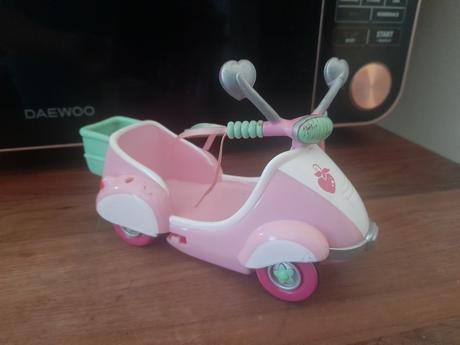 Růžová motorka hasbro,